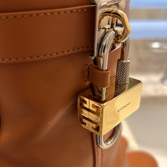 Givenchy women’s ankle boots - Picture 4 of 10